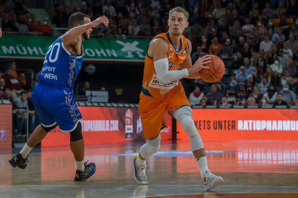 更是多年N 更是多年N