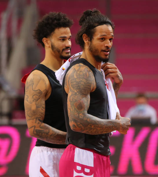 球线附近策 球线附近策